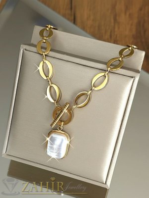   Впечатляващ перлен медальон с ефектна закопчалка на великолепна верижка със заоблени плоски звена , широка 1 см, 4 дължини, позлатена стомана - K2364